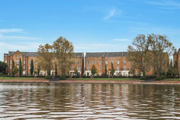 3 Bedroom Apartment For Sale In Monellan Crescent, Caldecotte, Milton Keynes, MK7