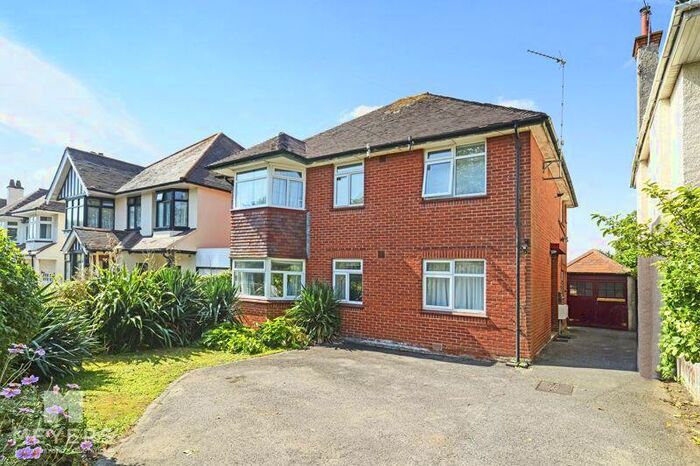 3 Bedroom Apartment To Rent In Montague Road, Bournemouth, BH5