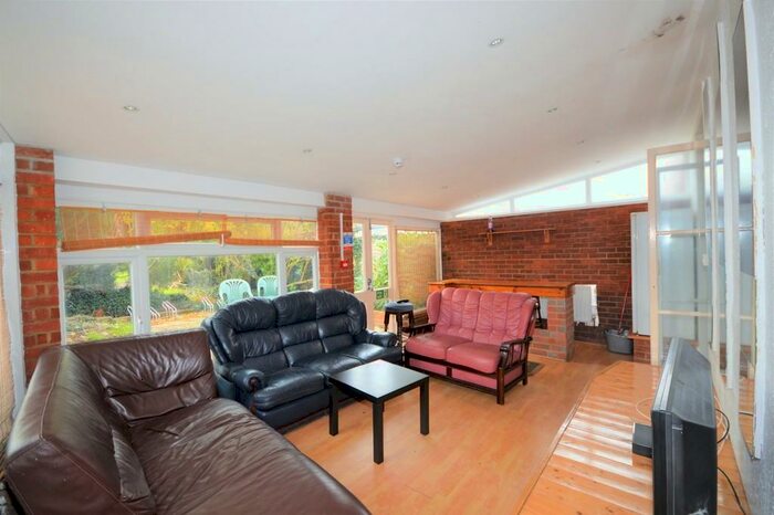 8 Bedroom Detached House To Rent In Alma Road, Winton, Bournemouth, BH9