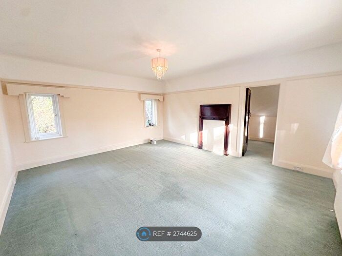 4 Bedroom Flat To Rent In East Avenue, Bournemouth, BH3