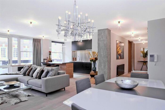 3 Bedroom Flat To Rent In Weymouth Street, Marylebone, London, W1W