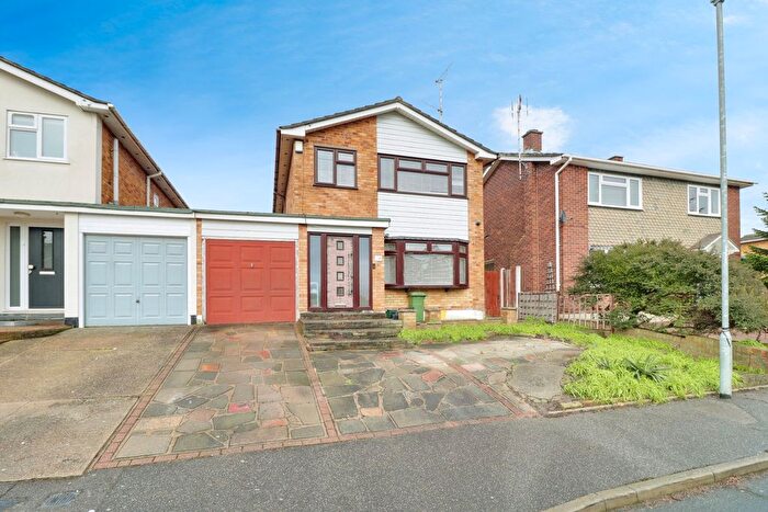 3 Bedroom Semi Detached House To Rent In Oakfield Road, Benfleet, SS7
