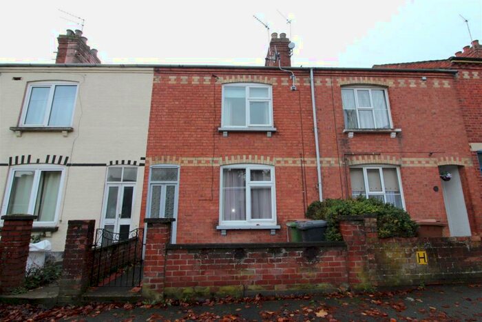 3 Bedroom Terraced House To Rent In College Street Wellingborough, NN8