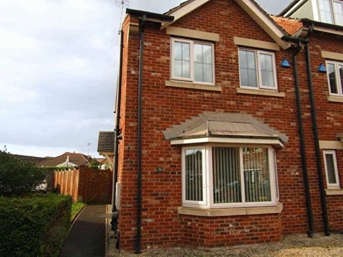 3 Bedroom Semi-Detached House To Rent In Mulberry Gardens, Scunthorpe, DN16