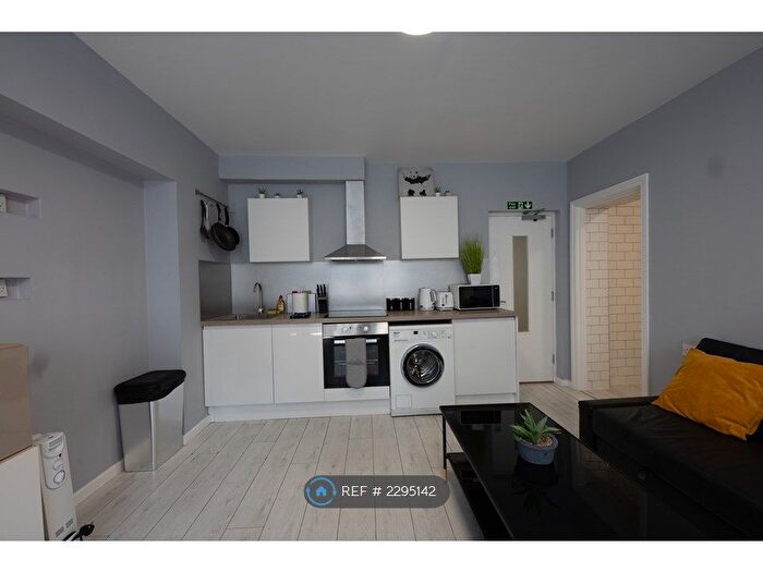 Studio To Rent In Bond Street, Brighton, BN1