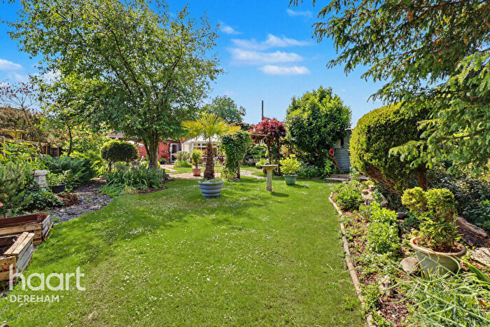 3 Bedroom Detached Bungalow For Sale In Shop Street, Whinburgh, NR19