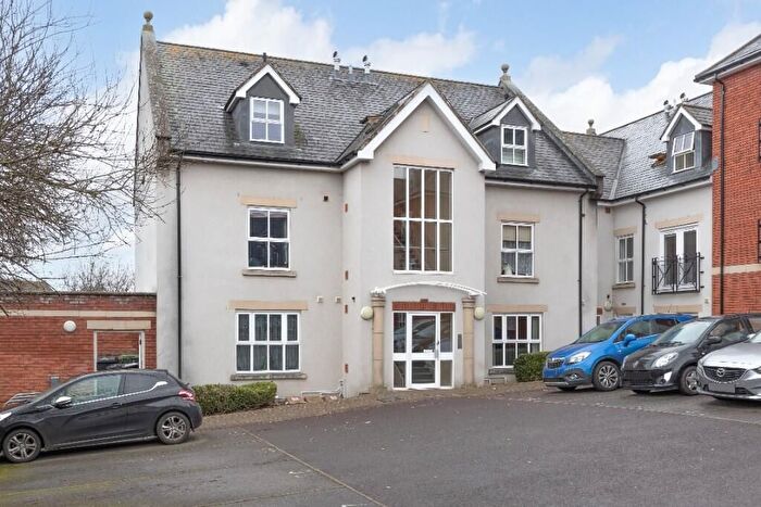 3 Bedroom Flat For Sale In Conigre Square, Trowbridge, BA14