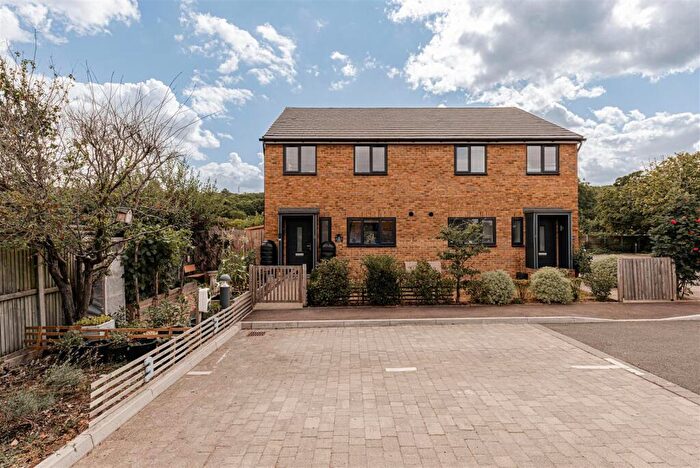 3 Bedroom Semi-Detached House For Sale In Horselees Road, Boughton-under-Blean, ME13