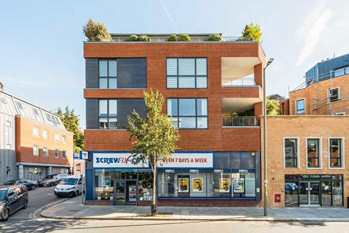 3 Bedroom Flat To Rent In Devonshire Place, West Hampstead, NW2