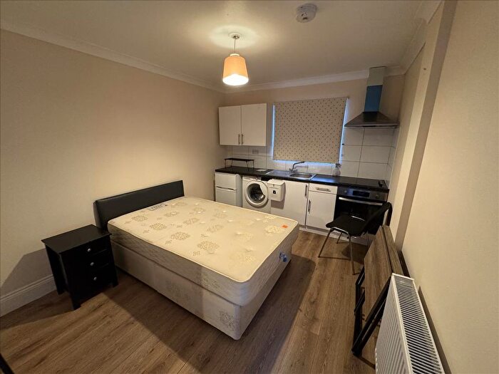 Studio To Rent In Stag Lane, London, NW9