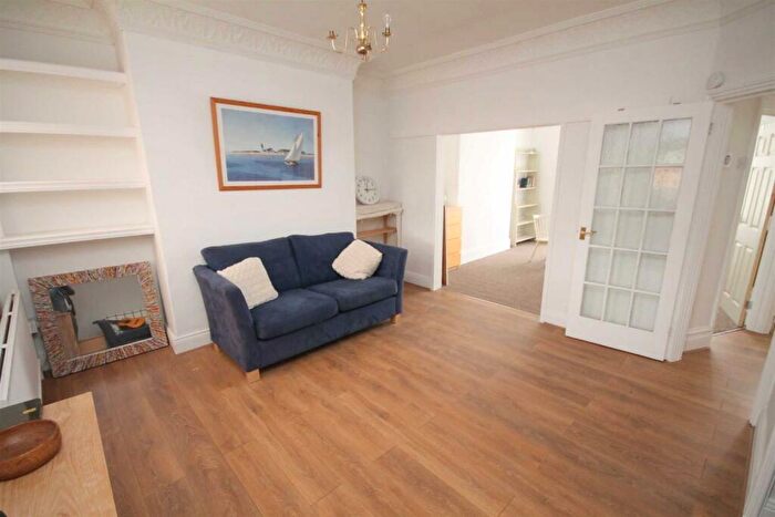 4 Bedroom Private Hall To Rent In Gardenia House, Nevilles Cross Bank, Durham, DH1