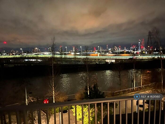 Studio To Rent In Bridgewater House, London, E14