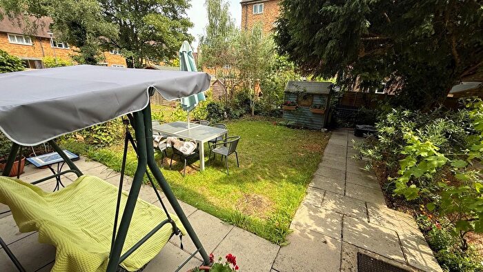 2 Bedroom Flat For Sale In Finchley Road, Hampstead, NW3