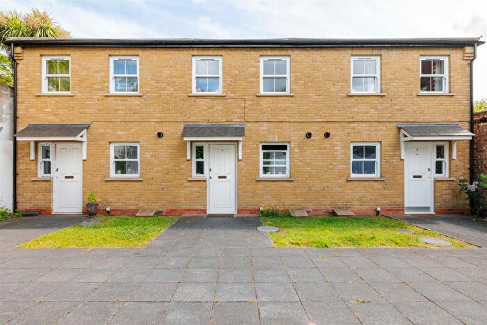 2 Bedroom House To Rent In Attock Mews, London, E17