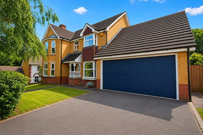 4 Bedroom Detached House For Sale In Meadowside, Tilehurst, Reading, RG31