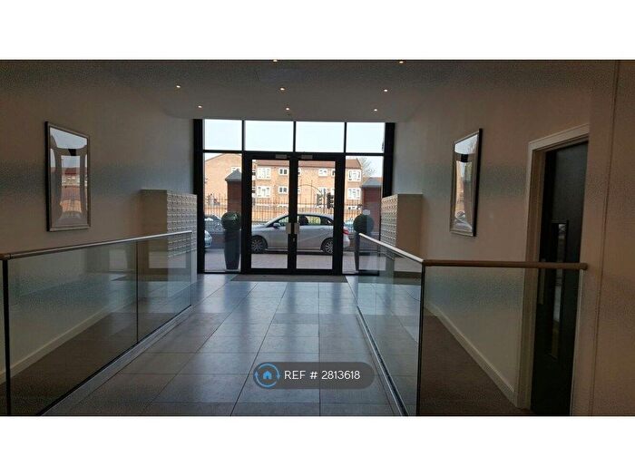 1 Bedroom Flat To Rent In Verona Apartments, Slough, SL1