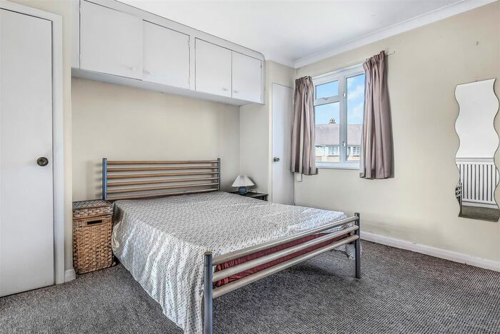 Studio To Rent In Little St. Leonards, East Sheen, SW14