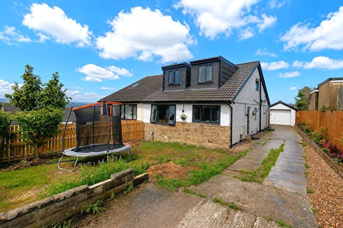 4 Bedroom Semi-Detached House For Sale In West View Close, Shipley, West Yorkshire, BD18