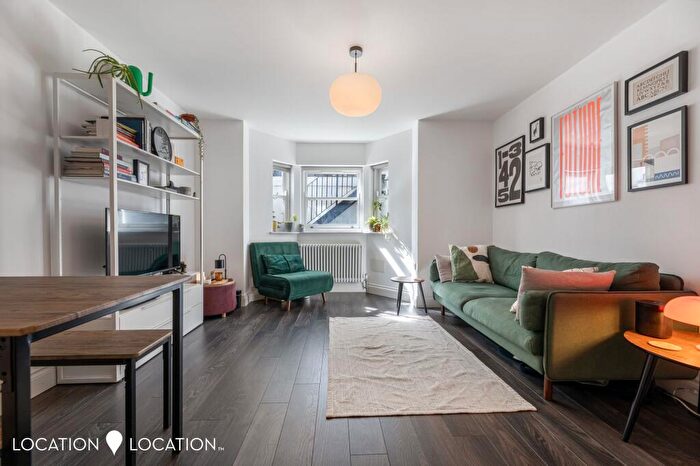 1 Bedroom Flat For Sale In Evering Road, London, N16