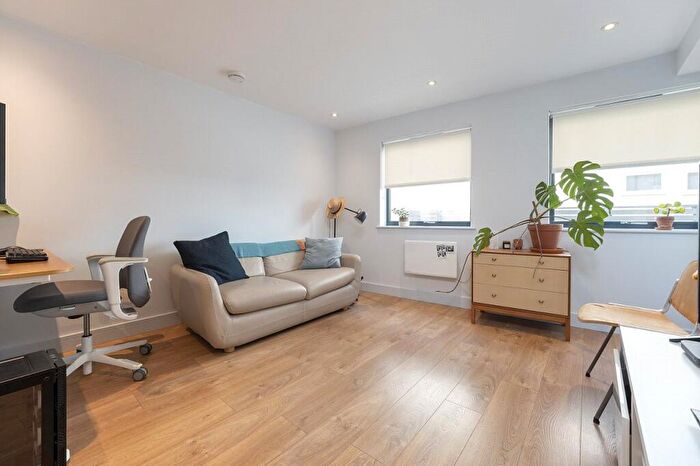 1 Bedroom Apartment To Rent In Manor Place, Sutton, SM1