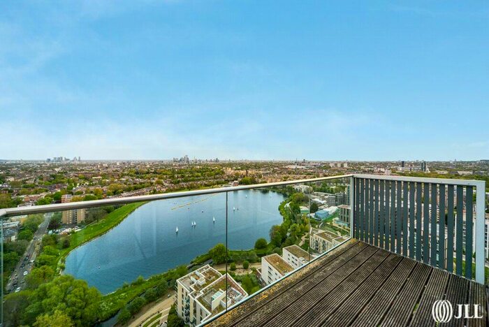 3 Bedroom Apartment To Rent In Residence Tower, London, N4