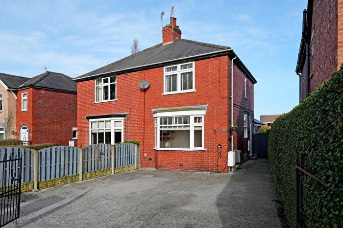 3 Bedroom Semi Detached House For Sale In Thorpe Road, Harthill, S26