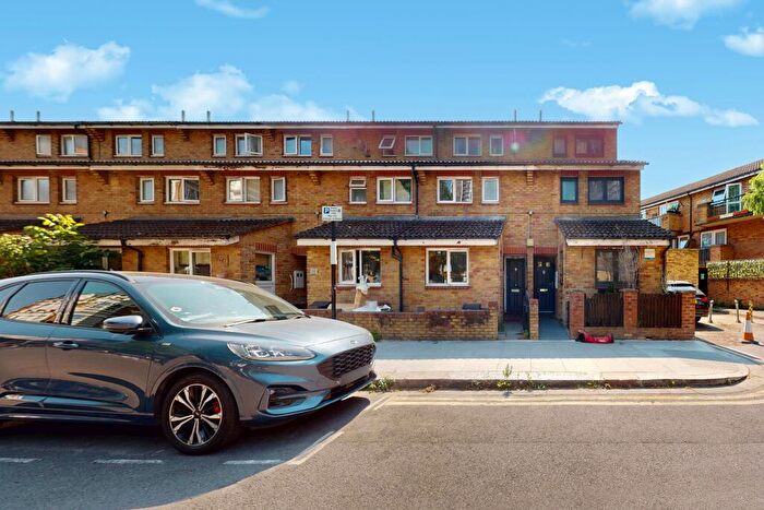 4 Bedroom Terraced House For Sale In Hampton Street, Southwark, London, SE17