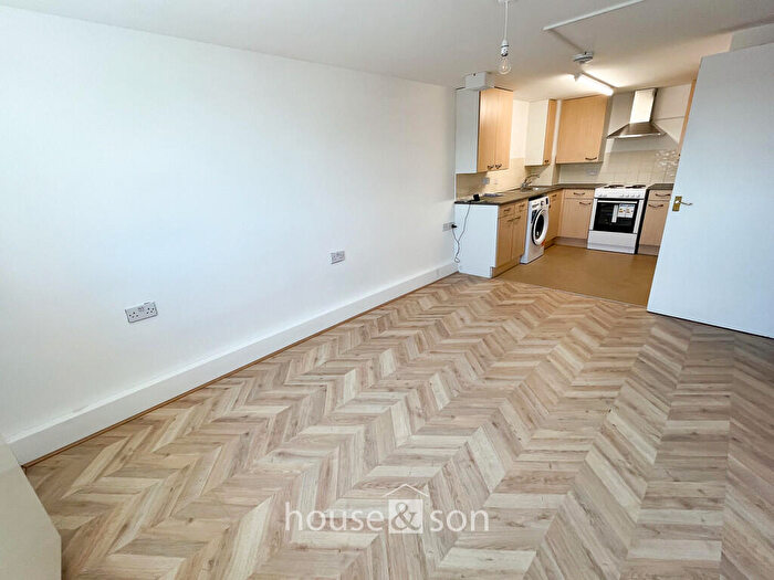 2 Bedroom Apartment To Rent In Latimer Road, Winton, BH9