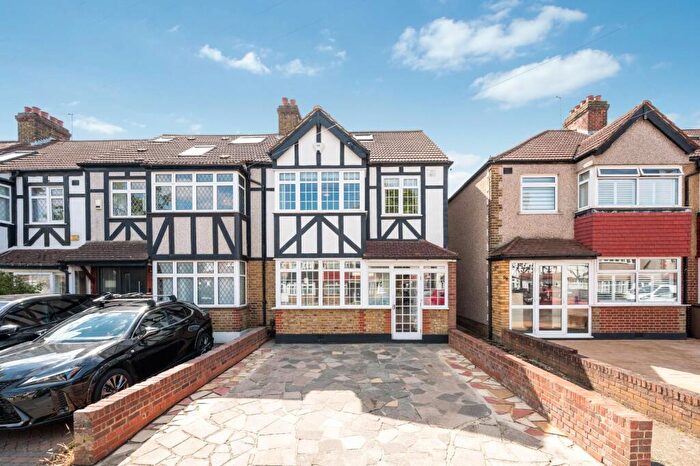 4 Bedroom Semi Detached House For Sale In Chatsworth Road, Cheam, SM3