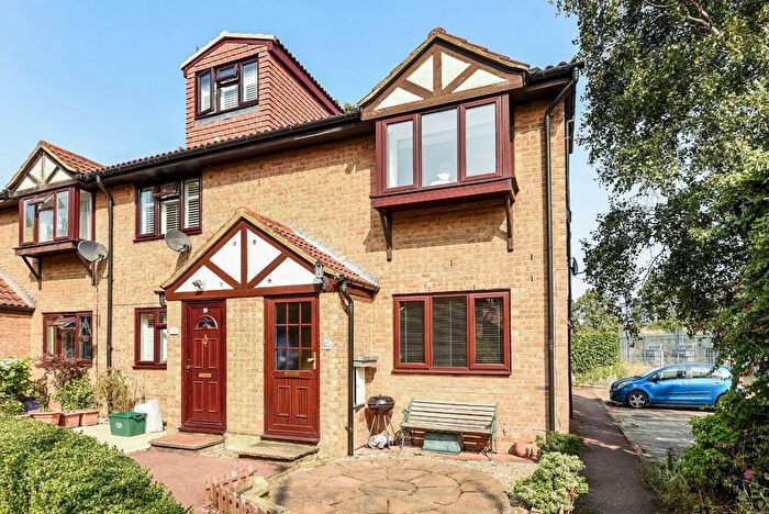 1 Bedroom Property To Rent In Rotherwood Close, London, SW20