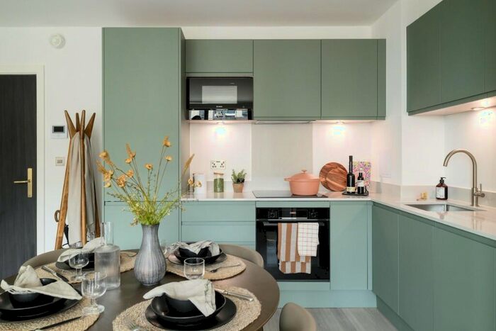 3 Bedroom Apartment To Rent In Arbour, Silbury Boulevard, Milton Keynes, Buckinghamshire, MK9