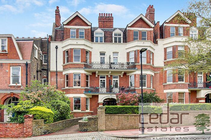 3 Bedroom Flat To Rent In Honeybourne Road, West Hampstead, NW6