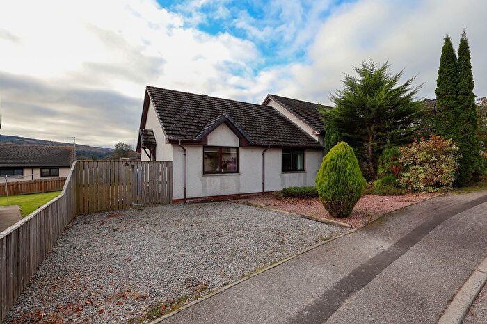 2 Bedroom Semi-detached Bungalow For Sale In Birchbrae Drive, Kirkhill, IV5