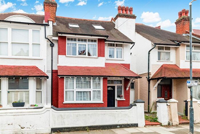 2 Bedroom Flat To Rent In Thirsk Road, Mitcham, CR4