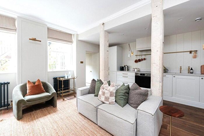 1 Bedroom Apartment For Sale In Alfred Street, Bath, Somerset, BA1