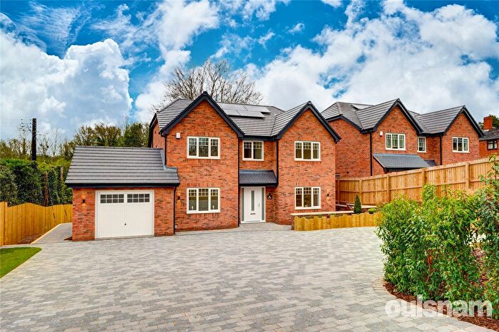 5 Bedroom Detached House For Sale In Alcester Road, Finstall, Bromsgrove, Worcestershire, B60