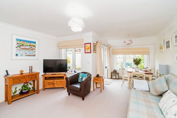 3 Bedroom End Of Terrace House For Sale In Folland Close, North Baddesley, Southampton, Hampshire, SO52