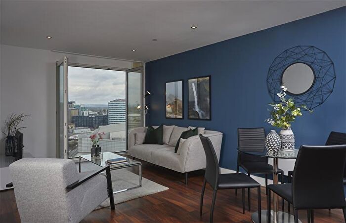 2 Bedroom Apartment To Rent In New Bridge Street Salford, M3