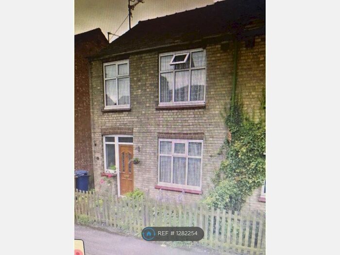 3 Bedroom Semi-Detached House To Rent In Albany Road, Cambridgeshire PE13