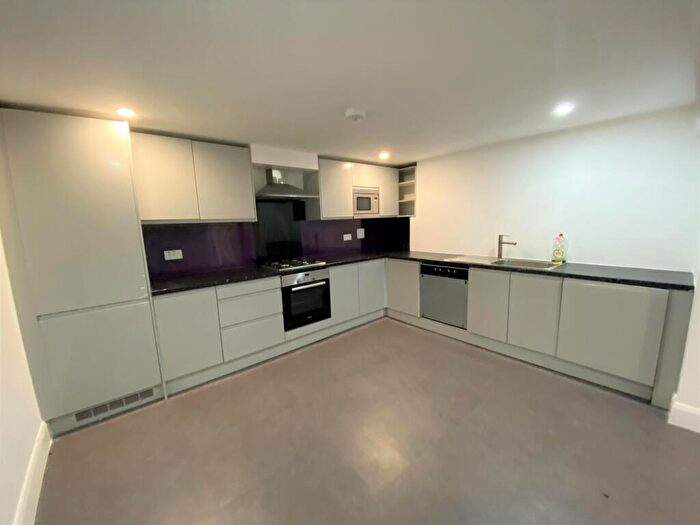 2 Bedroom Apartment To Rent In Goodrich Mews, Dudley, DY3