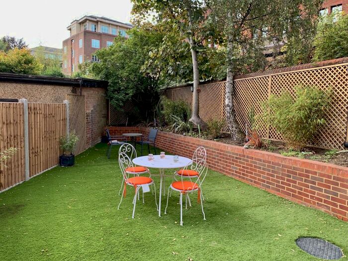 1 Bedroom Flat To Rent In Tulip Court, St. Johns Road, Watford, Hertfordshire, WD17