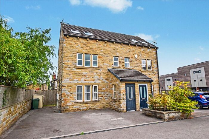 2 Bedroom Flat For Sale In Flat, Fairfax House, Wakefield Road, Drighlington, Bradford, West Yorkshire, BD11