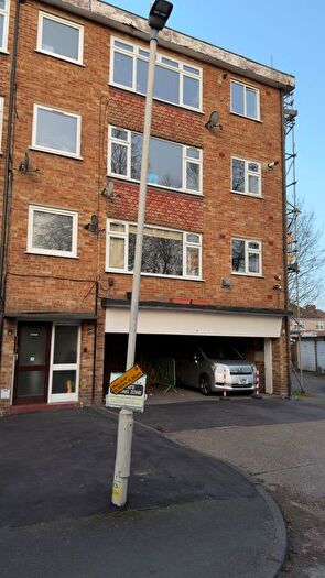 2 Bedroom Flat To Rent In Wisdons Close, Dagenham, RM10