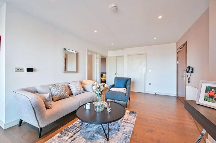 1 Bedroom Flat To Rent In Raglan House, Elephant And Castle, London, SE17