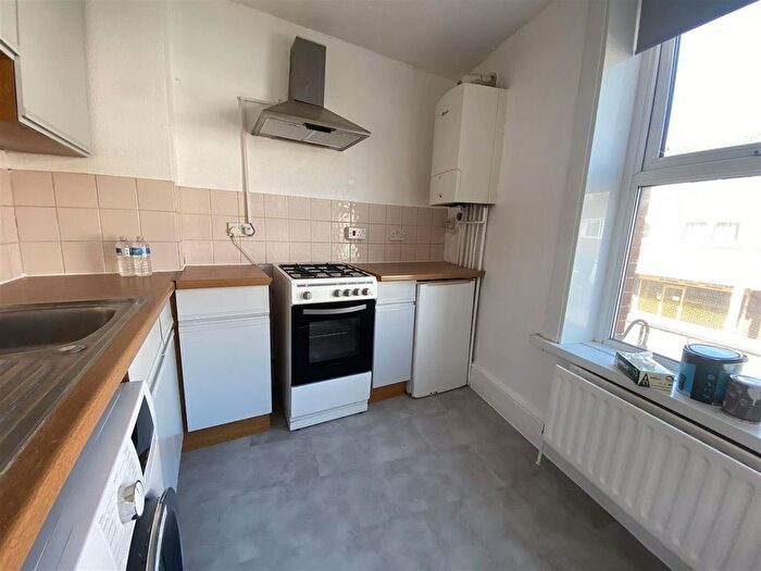 1 Bedroom Flat To Rent In Selsdon Road, South Croydon, CR2