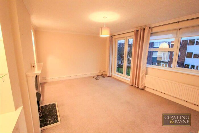 2 Bedroom Apartment To Rent In Ardleigh Court, Shenfield, CM15