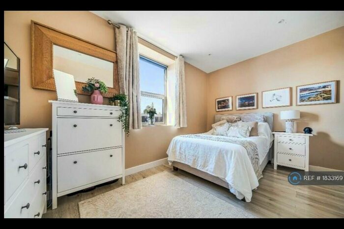 2 Bedroom Flat To Rent In Ash Tree Apartments, Leeds, LS9