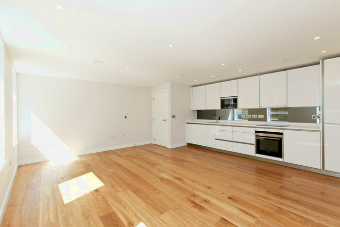 2 Bedroom Apartment To Rent In Paul Street, Shoreditch, London, EC2A