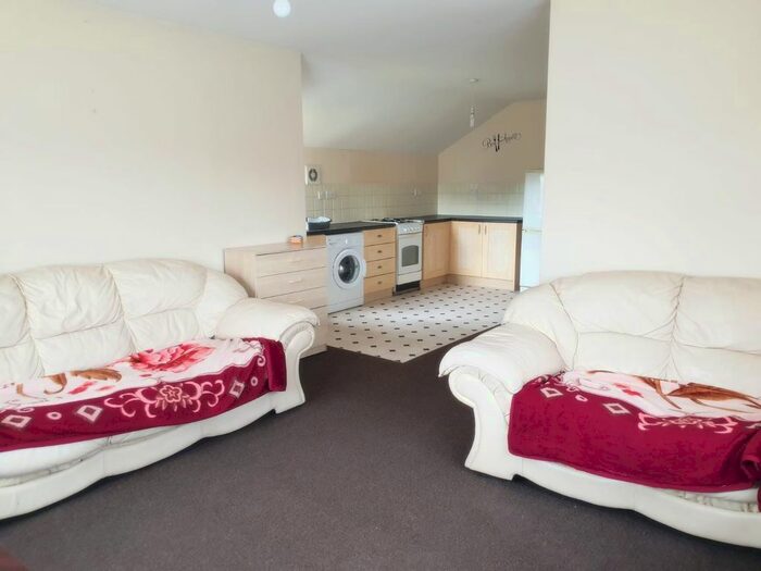1 Bedroom Flat To Rent In Cameron Road, Seven Kings, IG3