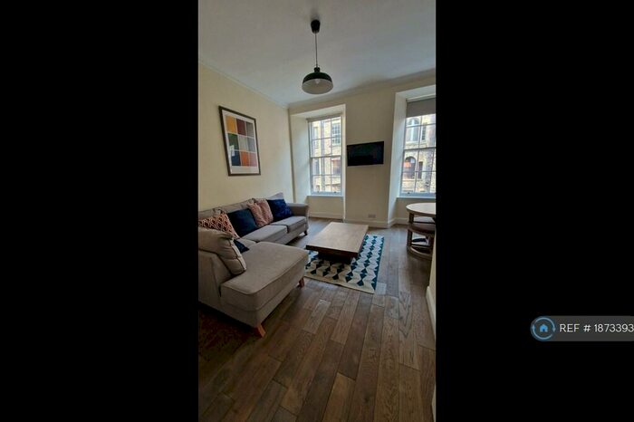 2 Bedroom Flat To Rent In Blair Street, Edinburgh, EH1